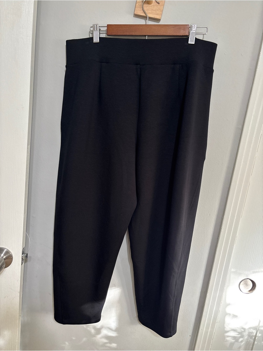 Spanx AirEssentials Black Barrel Pant 1X petite - Picture 4 of 6
